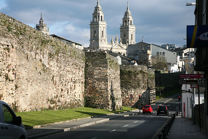 wall and catedral